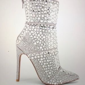 Rhinestone Steve Madden Boots Sz 6 New Never worm.